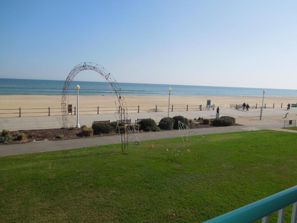 Baymont By Wyndham Virginia Beach Oceanfront Εξωτερικό φωτογραφία